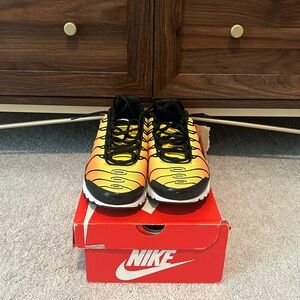 NIKE Air Plus Trainer [Sunset]